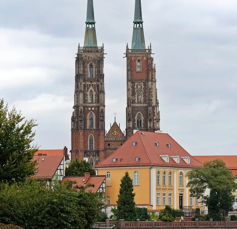 Latryny i szalety Wrocławia - historia i architektura